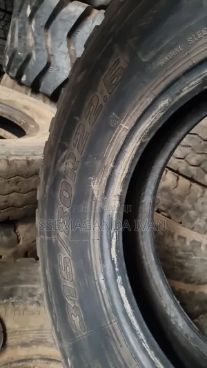 315/80r22.5 Link Used Tire