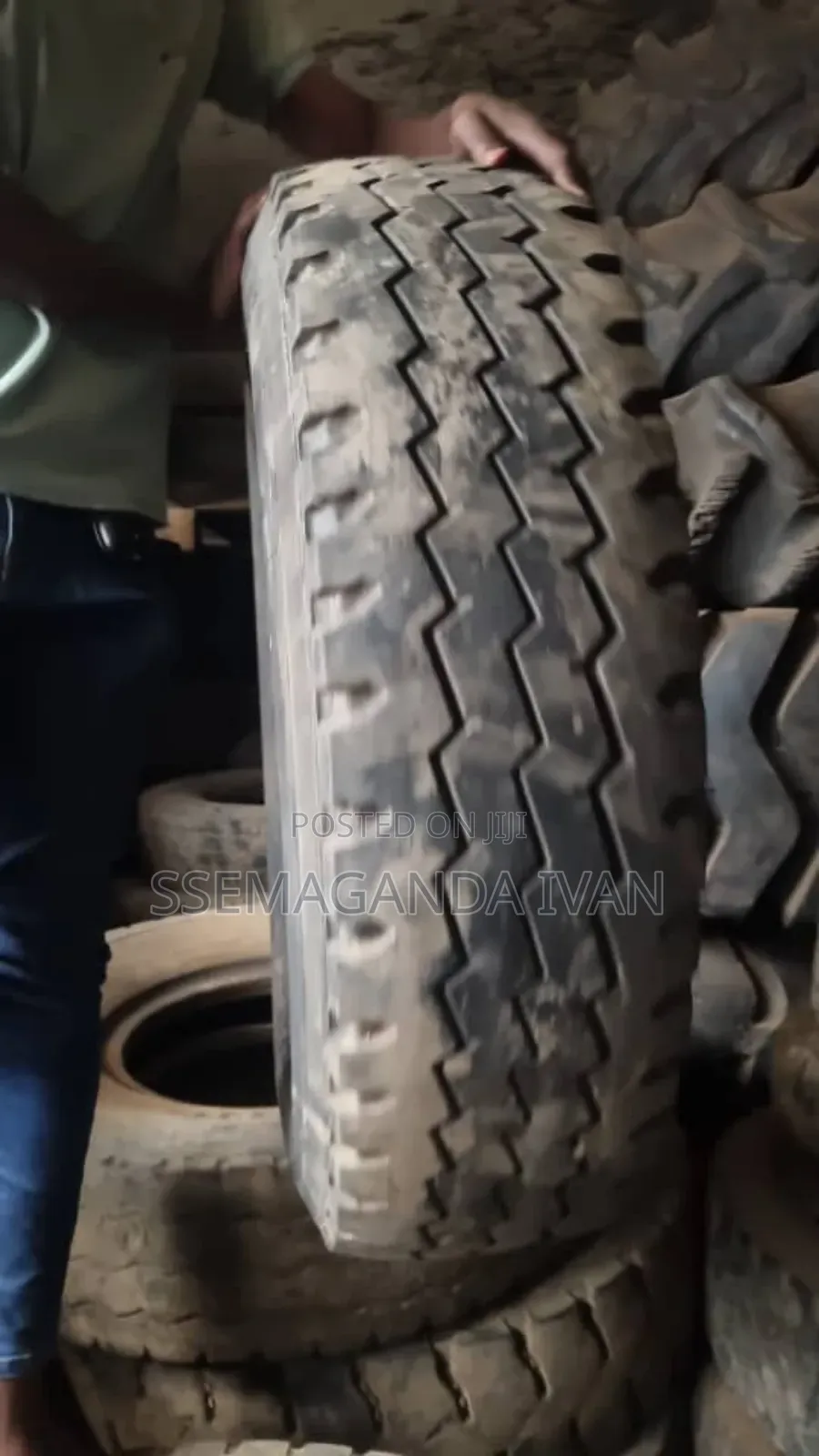 315/80r22.5 Link Used Tire
