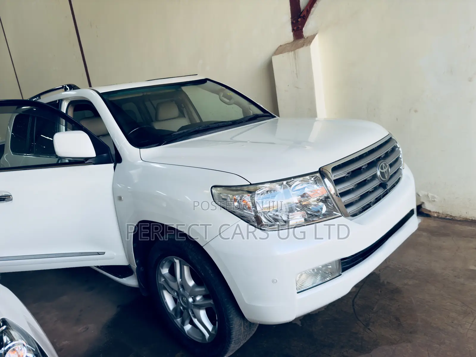 Toyota Land Cruiser 4.6 V8 ZX 2010 Off white