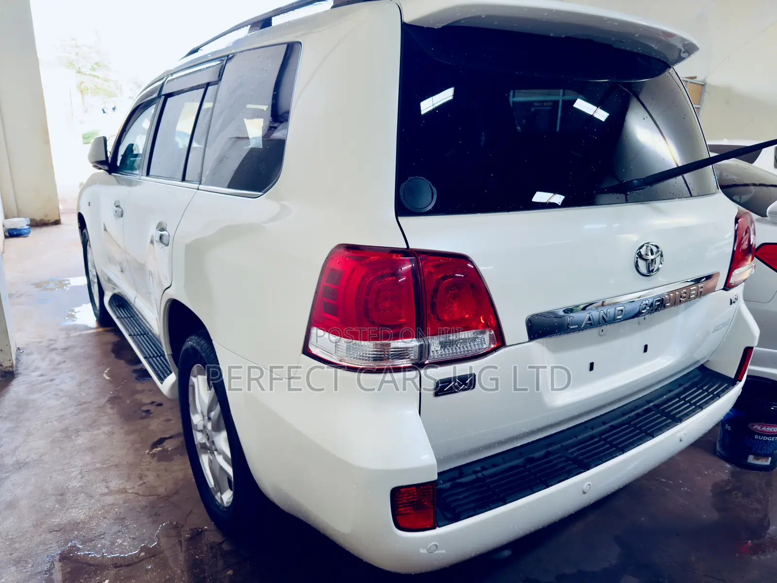 Toyota Land Cruiser 4.6 V8 ZX 2010 Off white