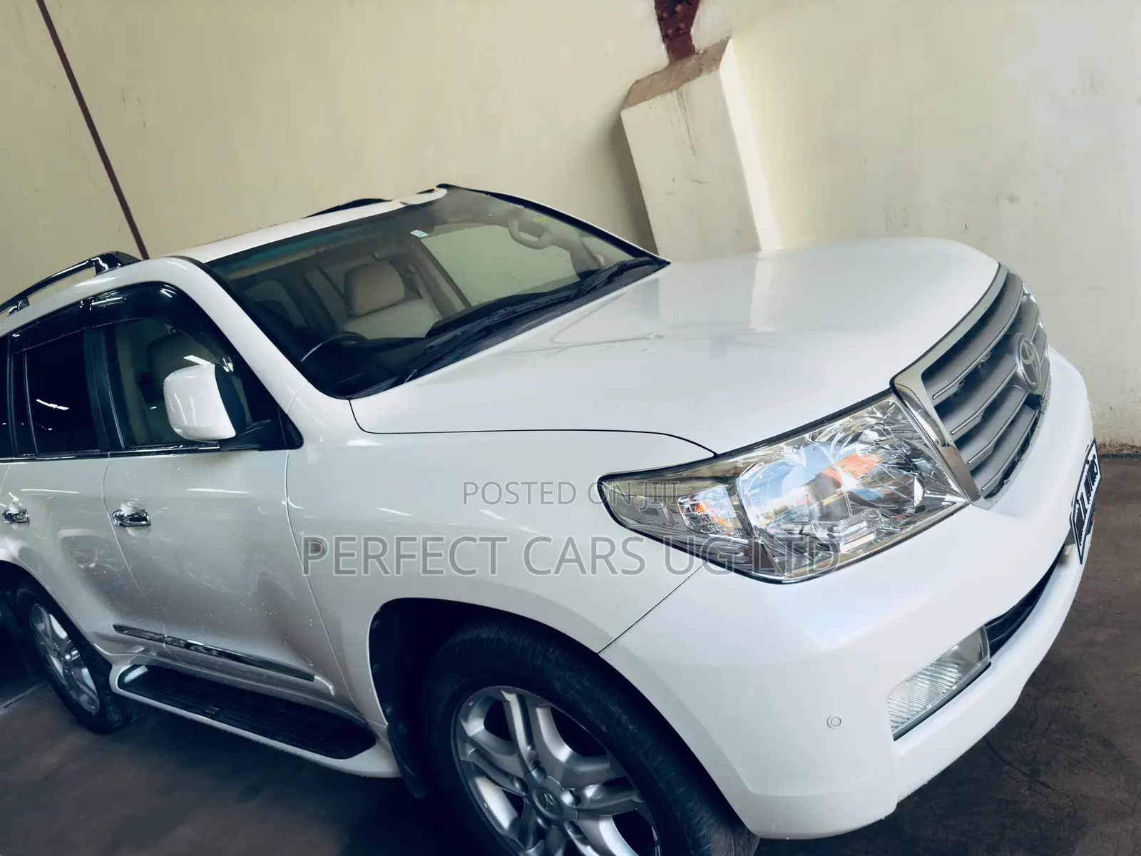 Toyota Land Cruiser 4.6 V8 ZX 2010 Off white
