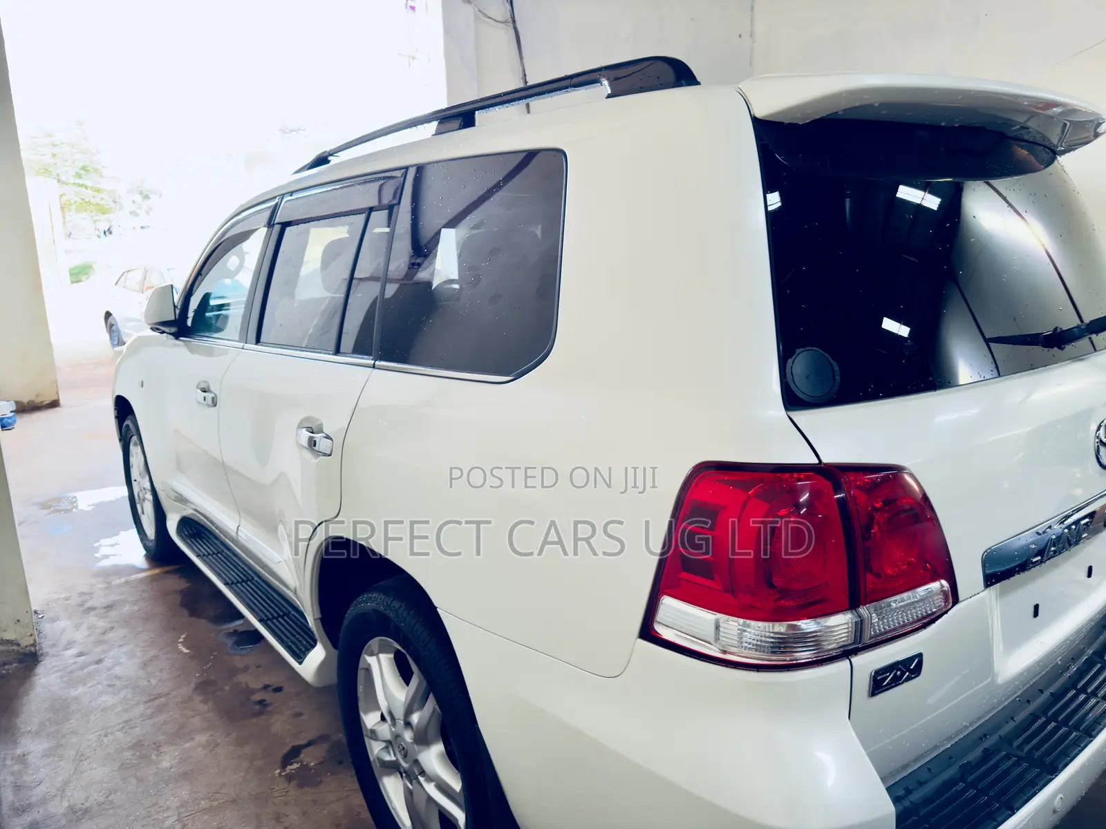 Toyota Land Cruiser 4.6 V8 ZX 2010 Off white