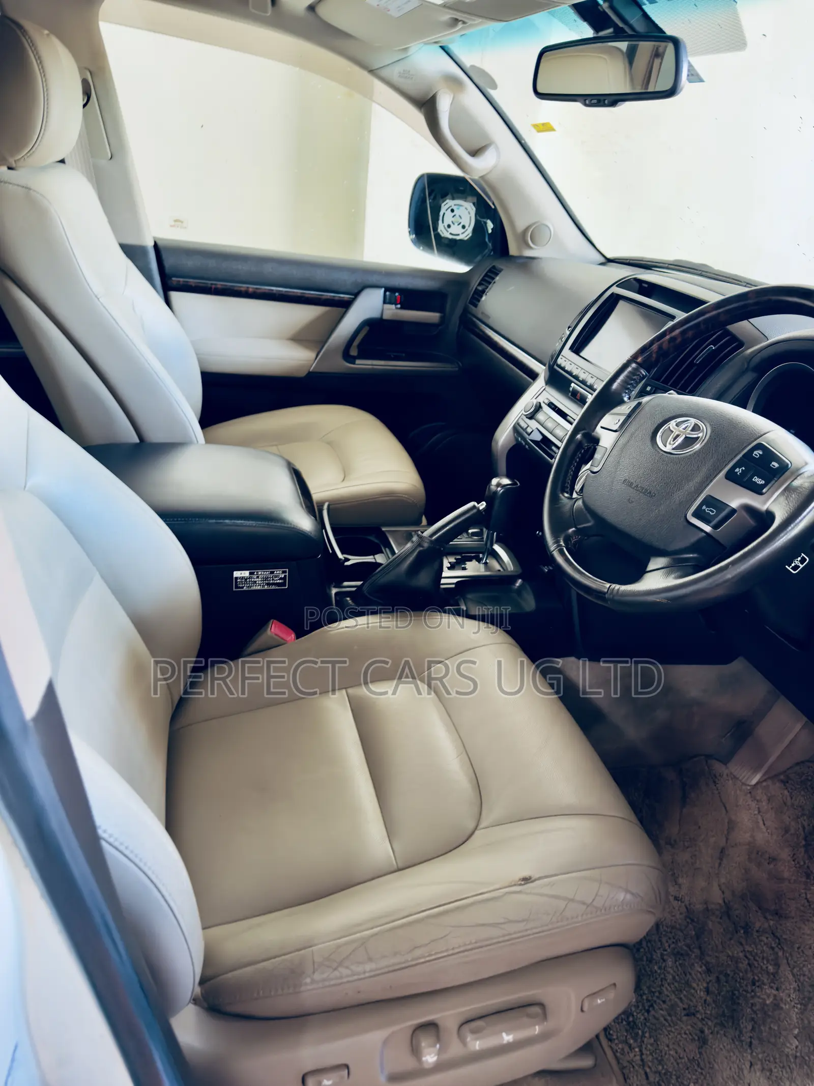 Toyota Land Cruiser 4.6 V8 ZX 2010 Off white