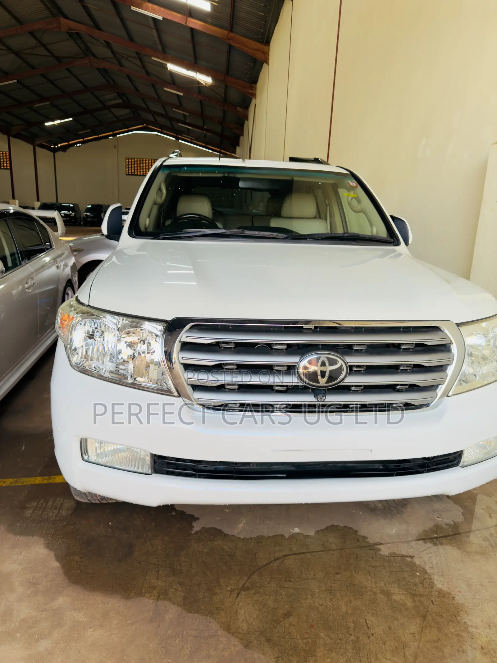 Toyota Land Cruiser 4.6 V8 ZX 2010 Off white
