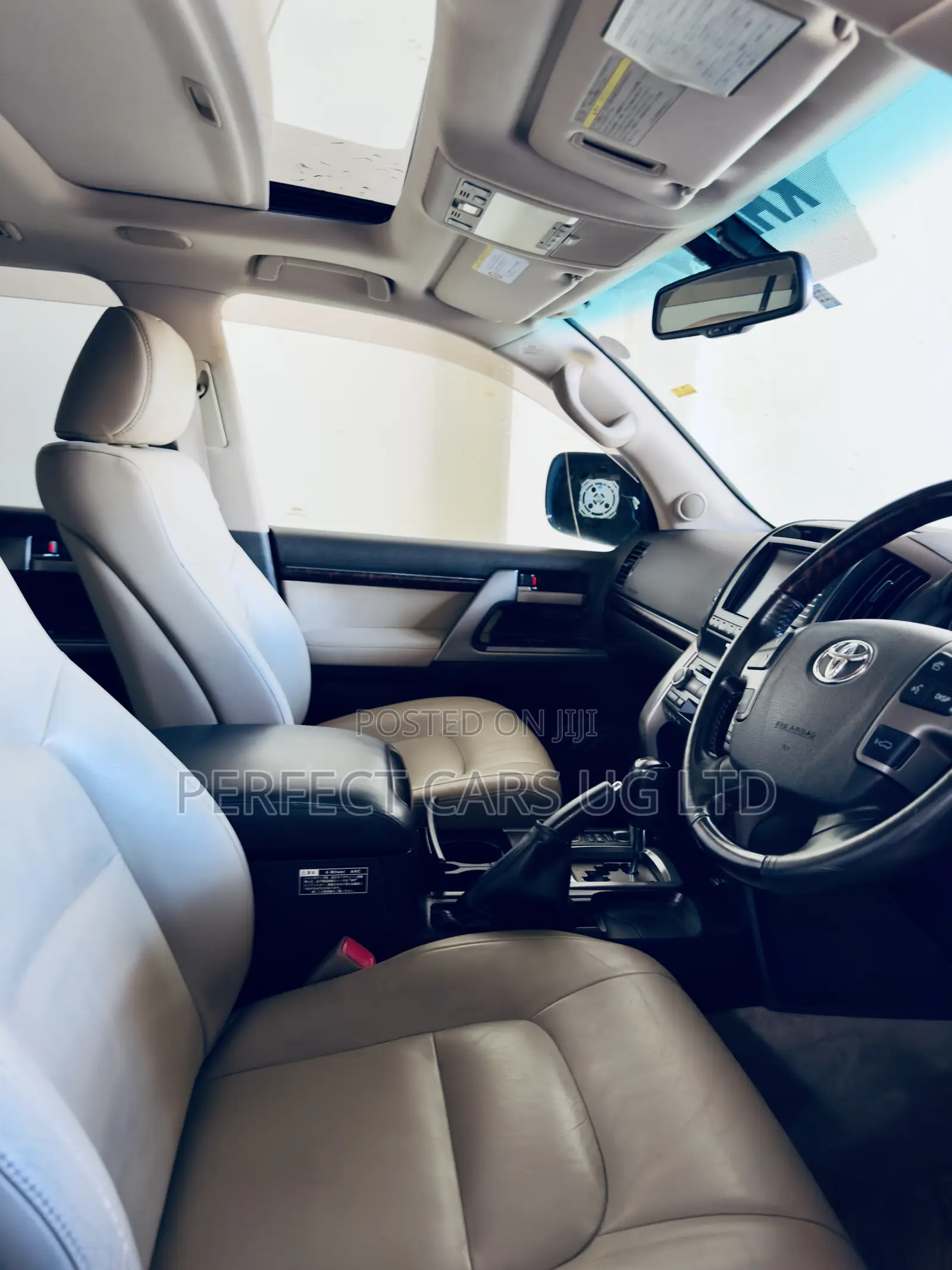 Toyota Land Cruiser 4.6 V8 ZX 2010 Off white