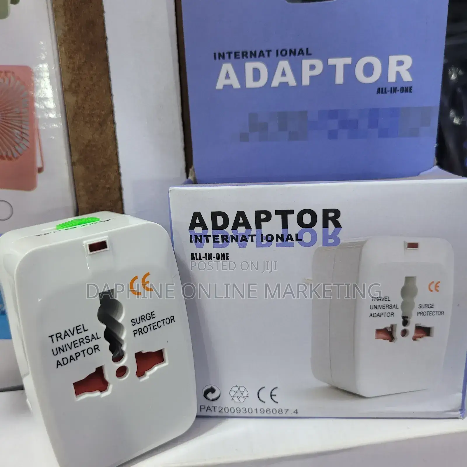 World Travel Adaptor/Universal Travel Adaptor
