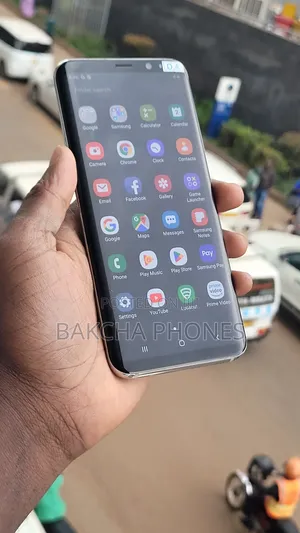 Photo - New Samsung Galaxy S8 Plus 64 GB Silver