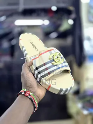 Fresh Gucci Push in Slides