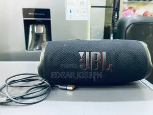 JBL Charge 5 in Good Condition
