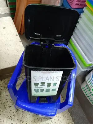 Dust Bins / Step on Dust Bins