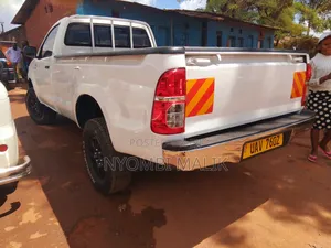 Toyota Hilux 2013 White