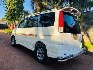 Toyota Noah 2.0 FWD (8 Seater) 2002 White