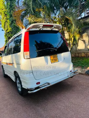Toyota Noah 2.0 FWD (8 Seater) 2002 White