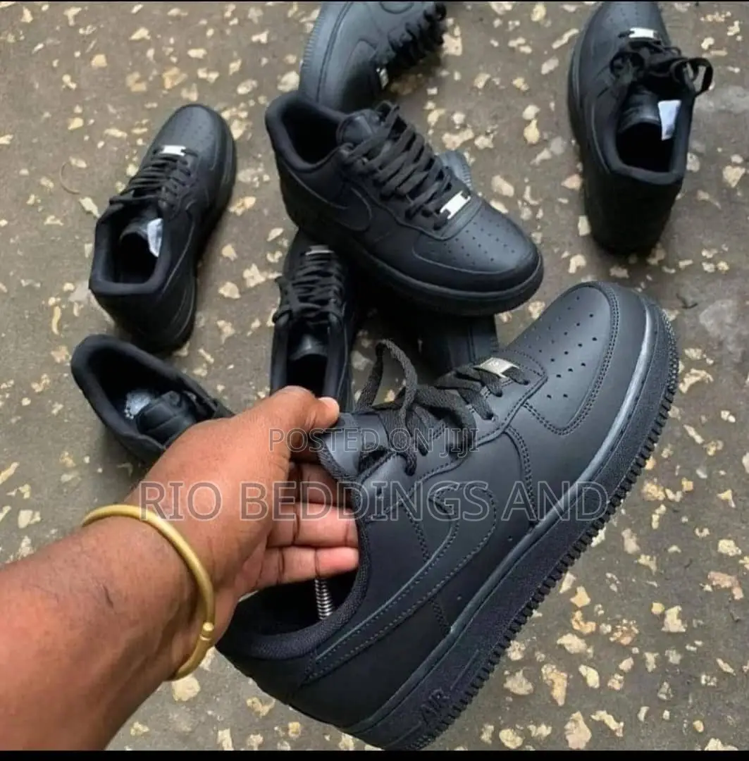 Nike Airforce / Color Black and White