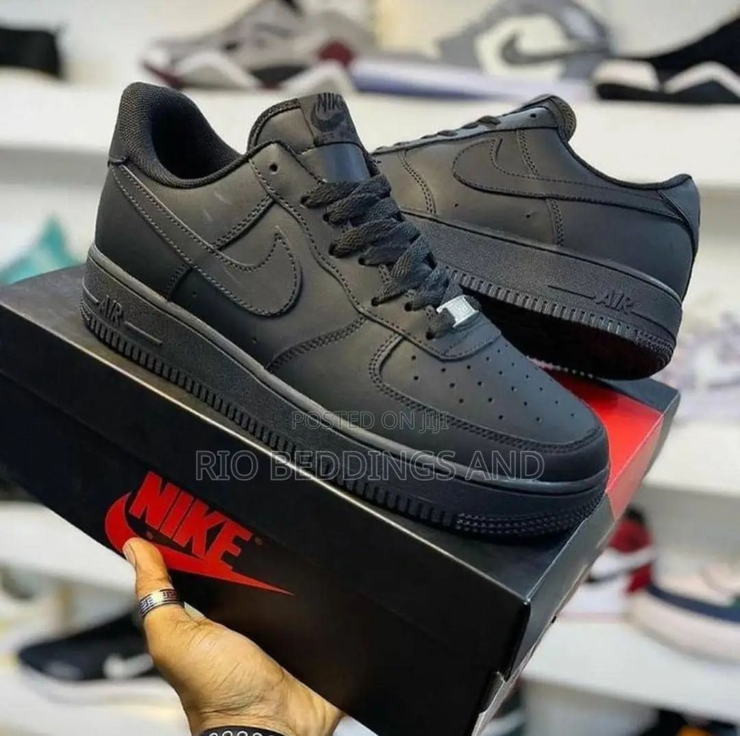 Nike Airforce / Color Black and White