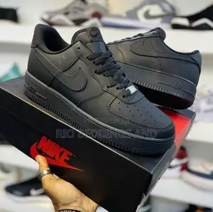 Nike Airforce / Color Black and White