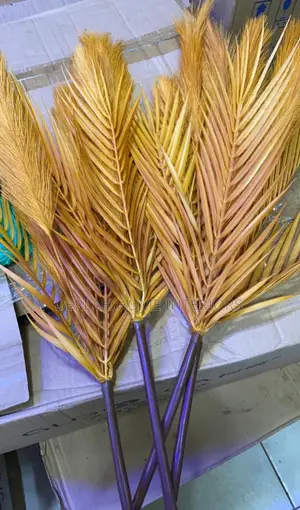 Gold Medium Palm Leaves