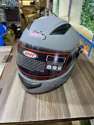 Helmet Muzuri Sana