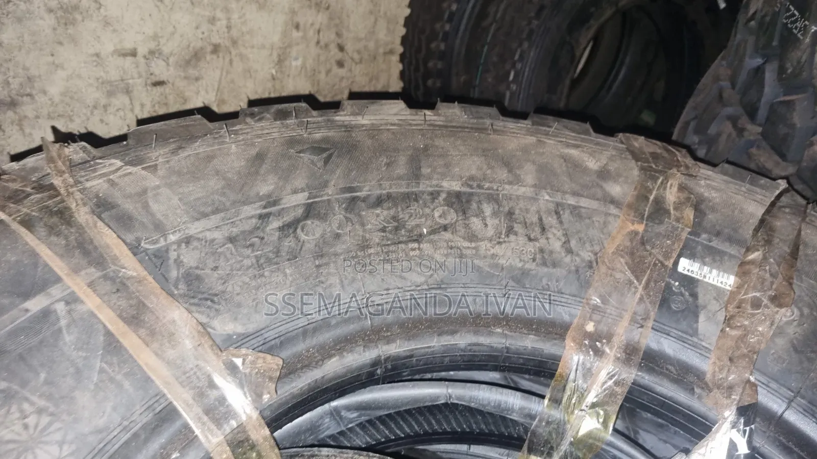 1200r20 Behind Mudgrip Tyres(Tube Type)