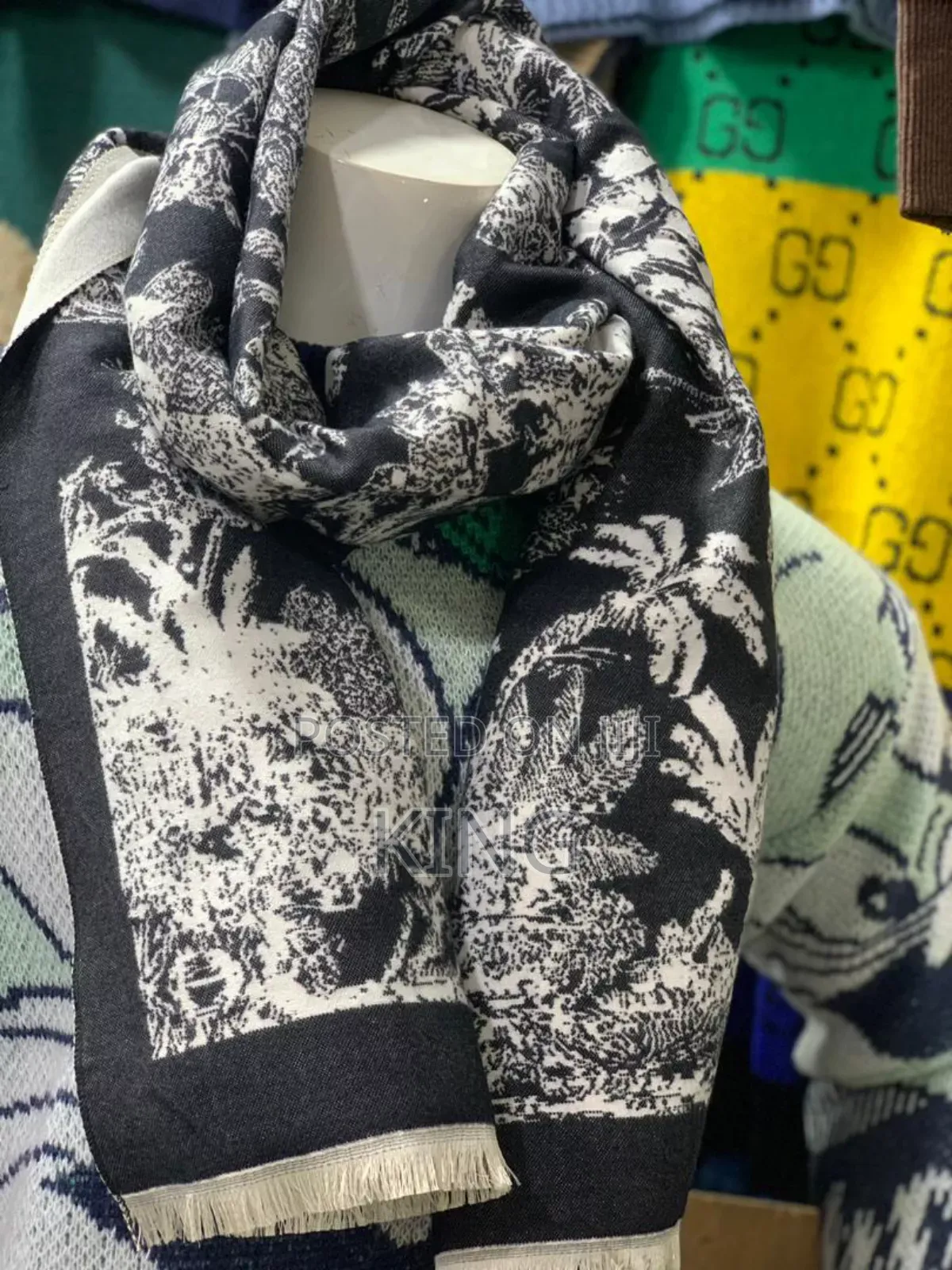 Quality Control Gucci/Burberry Scarf