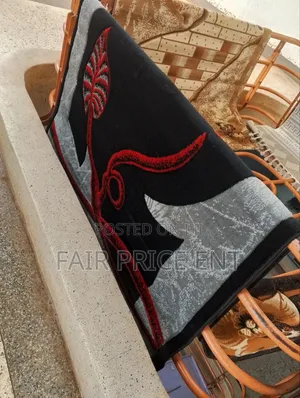 VIP Modern Carpets. Large. 2x3metres. ( Black)