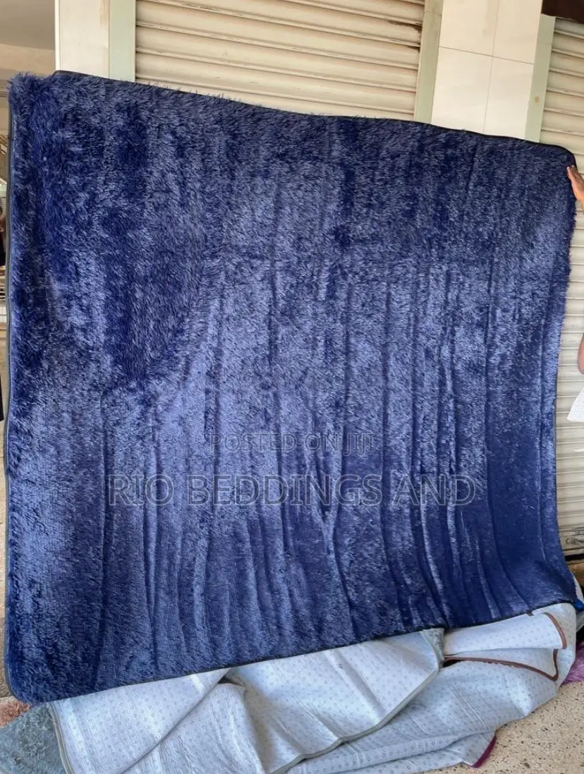 Fluffy Center Carpet / Size 1•5x2 Meters