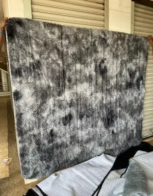 Fluffy Center Carpet / Size 1•5x2 Meters