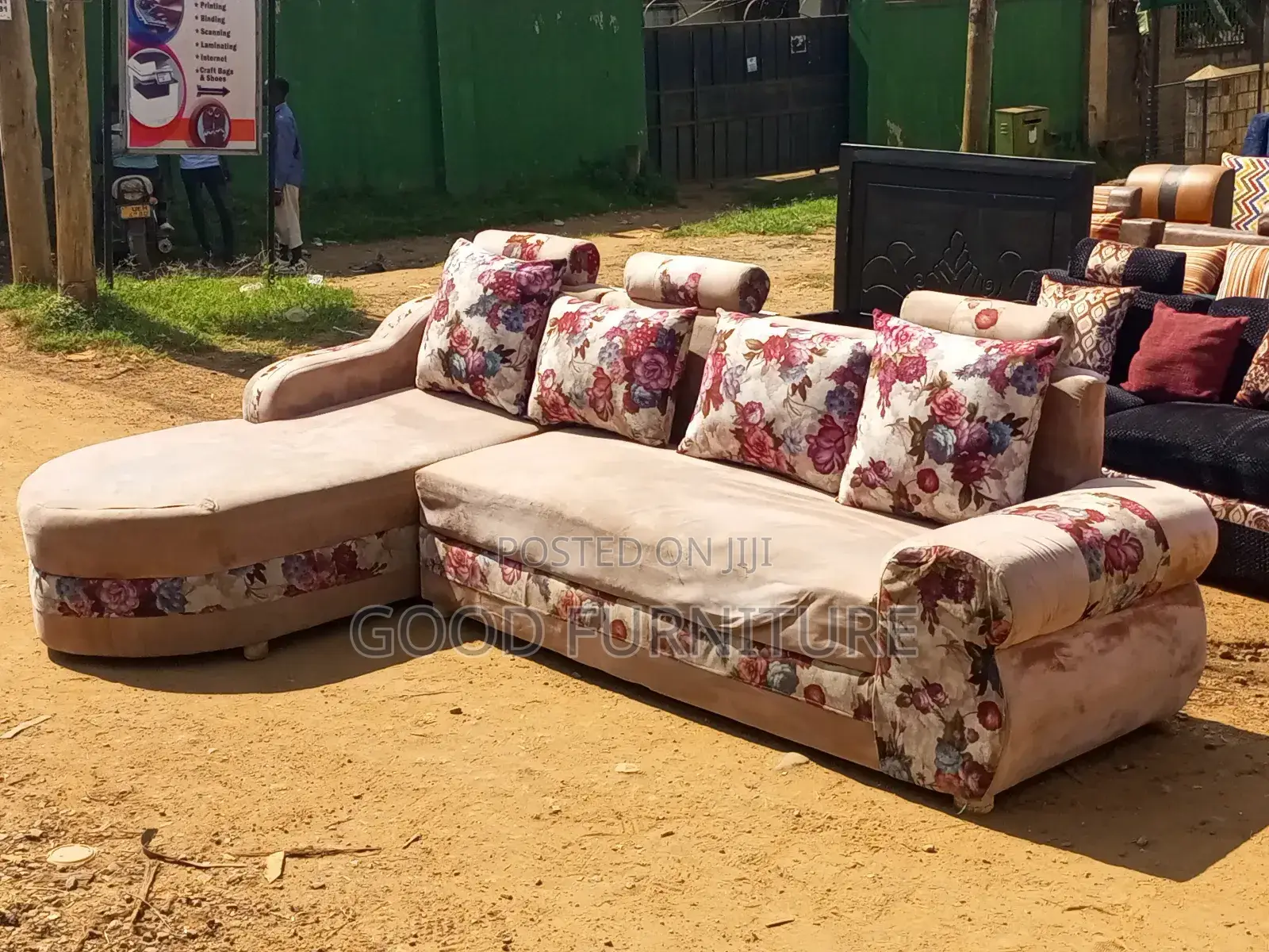 Good Looking L.Sofa Set