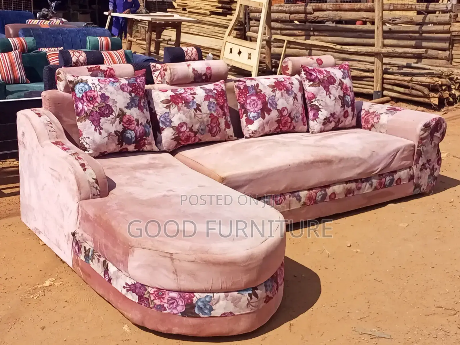 Good Looking L.Sofa Set