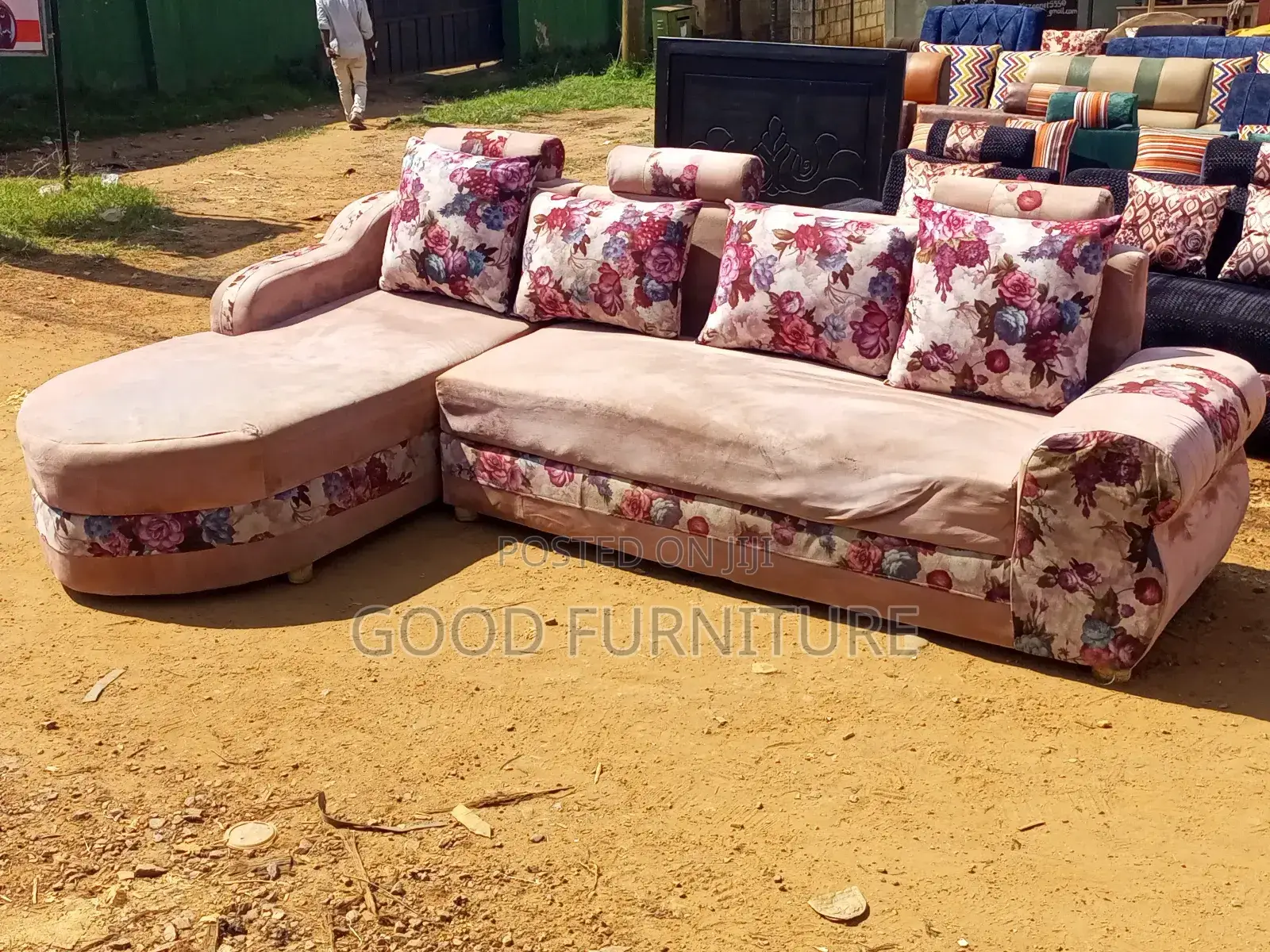 Good Looking L.Sofa Set