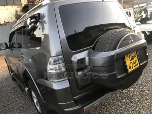 Mitsubishi Pajero 2009 Gray