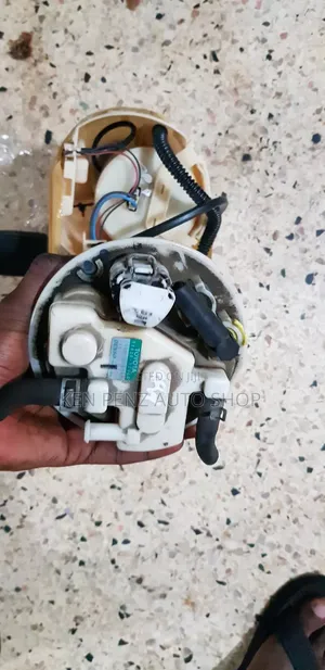 Fuel Pump Complete for Toyota Fielder 2010