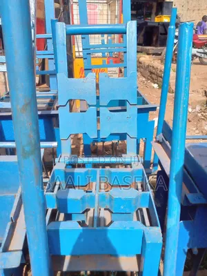 Paver Machines/Manually Operated