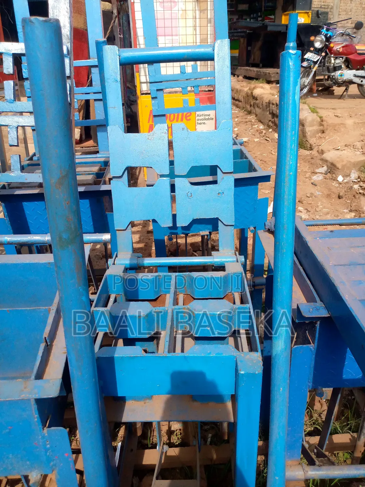 Paver Machines/Manually Operated