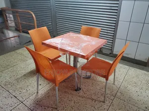 High Quality Restaurant Table and 4 Chairs