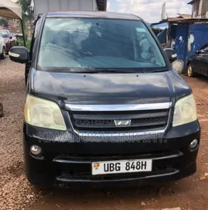 Photo - Toyota Noah 2.0 AWD (8 Seater) 2006 Black