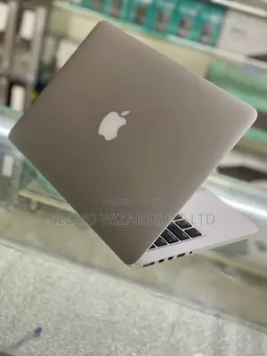 Laptop Apple MacBook Pro 2015 8GB Intel Core I5 SSHD (Hybrid) 256GB