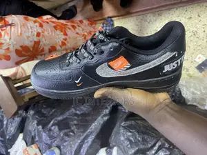 Black Nike Sneakers