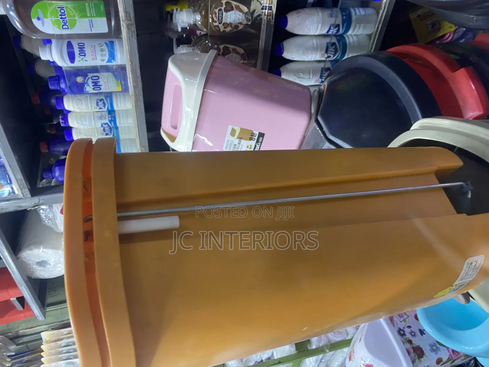 Garbage Bin With Handle,