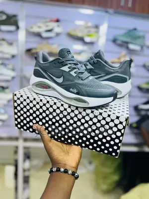 Nike Zoom Sneakers