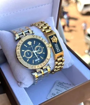 Versace Stylish Wrist Watch With a Bracelet