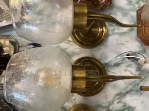 Colorless Glass Wall Brackets