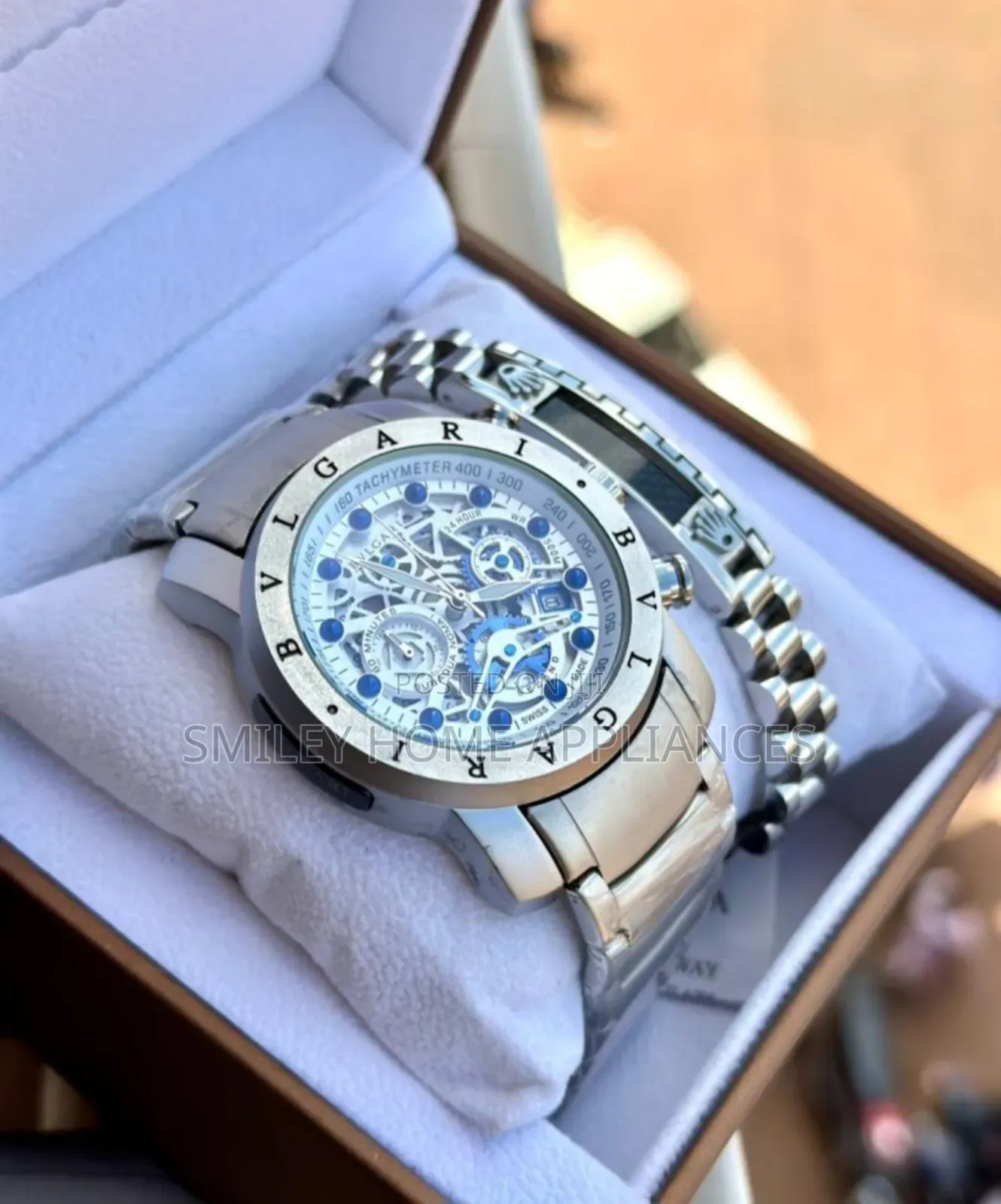 BVLGARI Men's Stylish Wrist Watch With a Bracelet