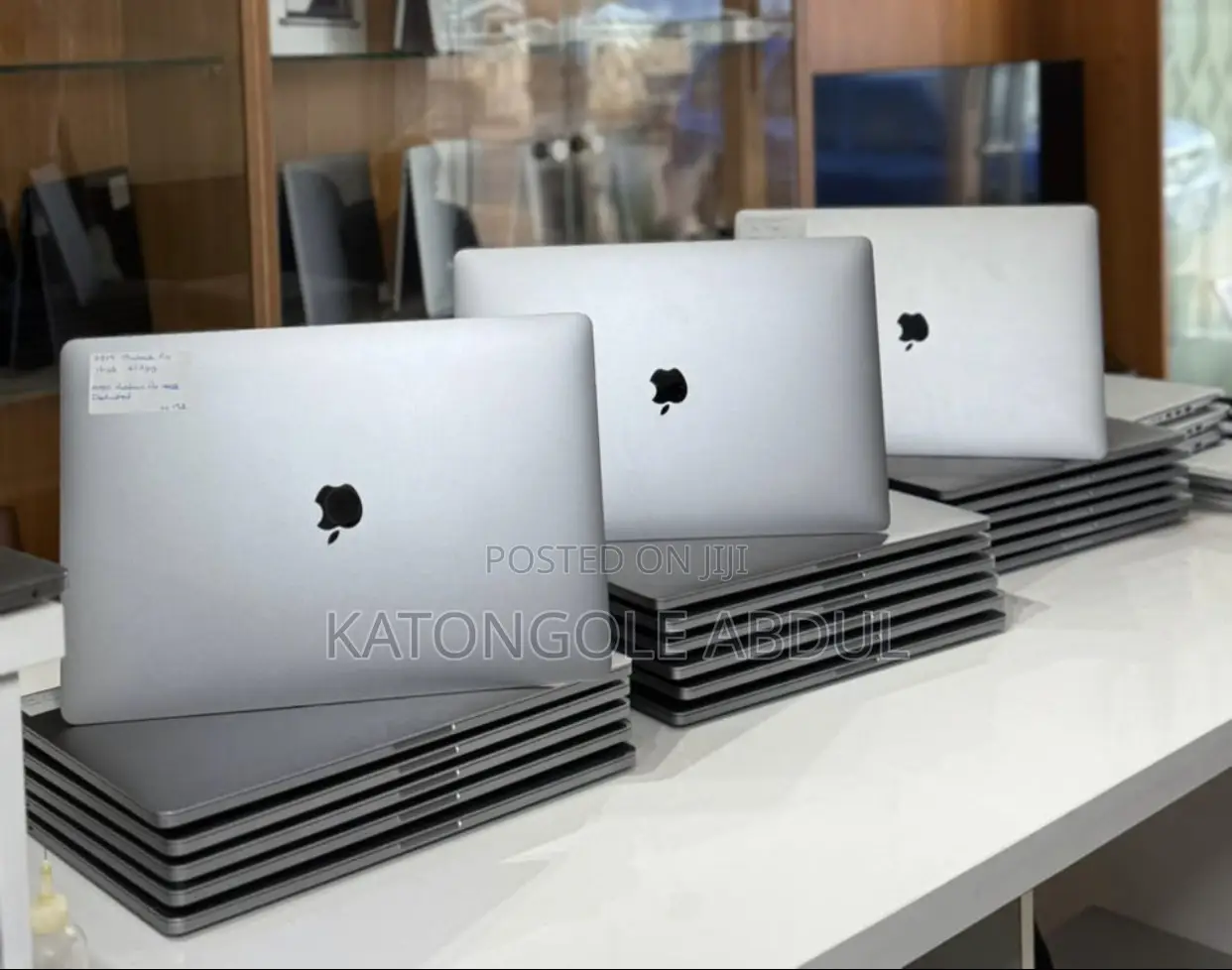 New Laptop Apple MacBook 2018 16GB Intel Core I7 SSD 512GB