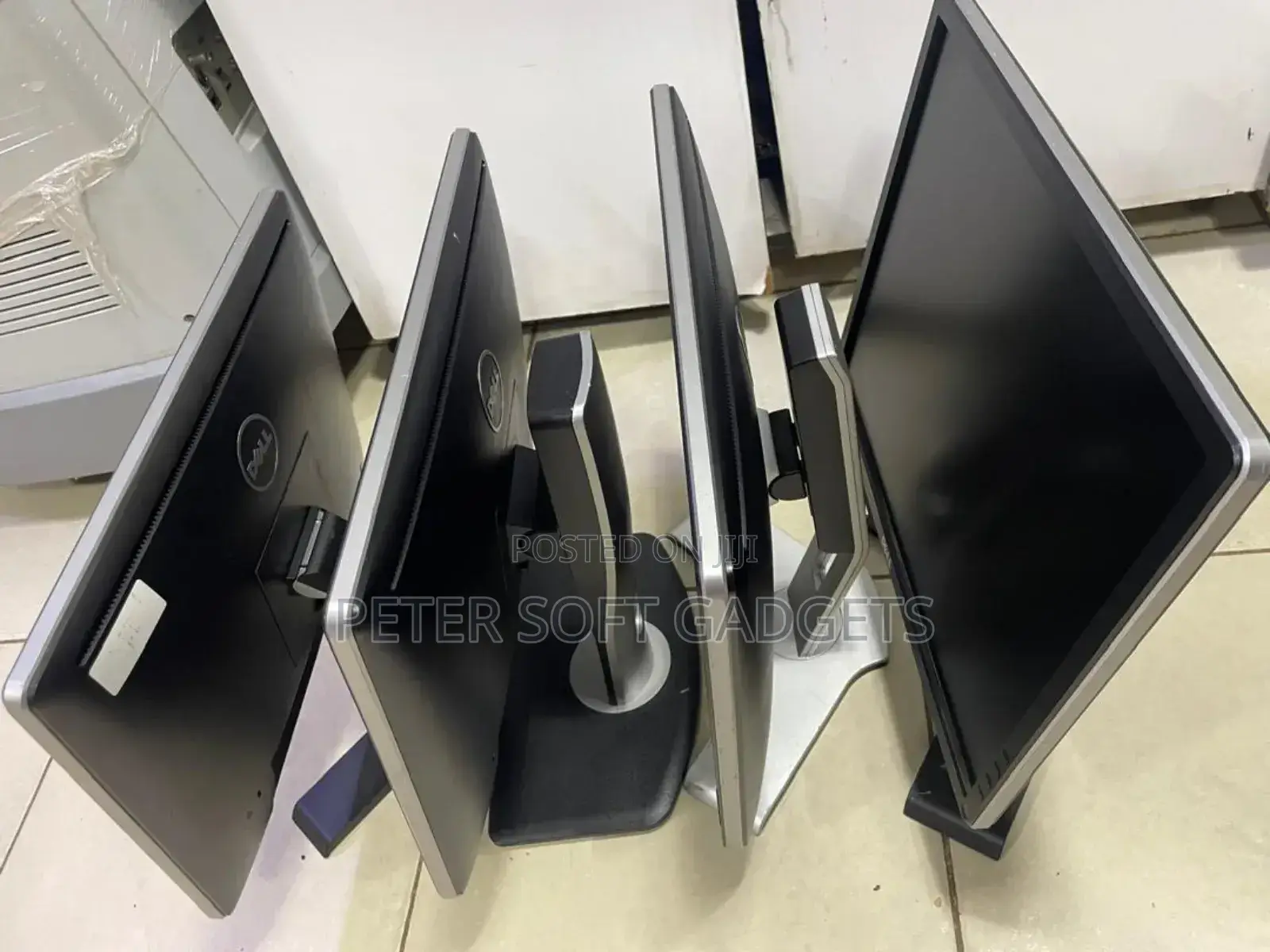 Monitors 19square
