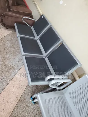 Photo - Caution Waiting Chair 3 Seater
