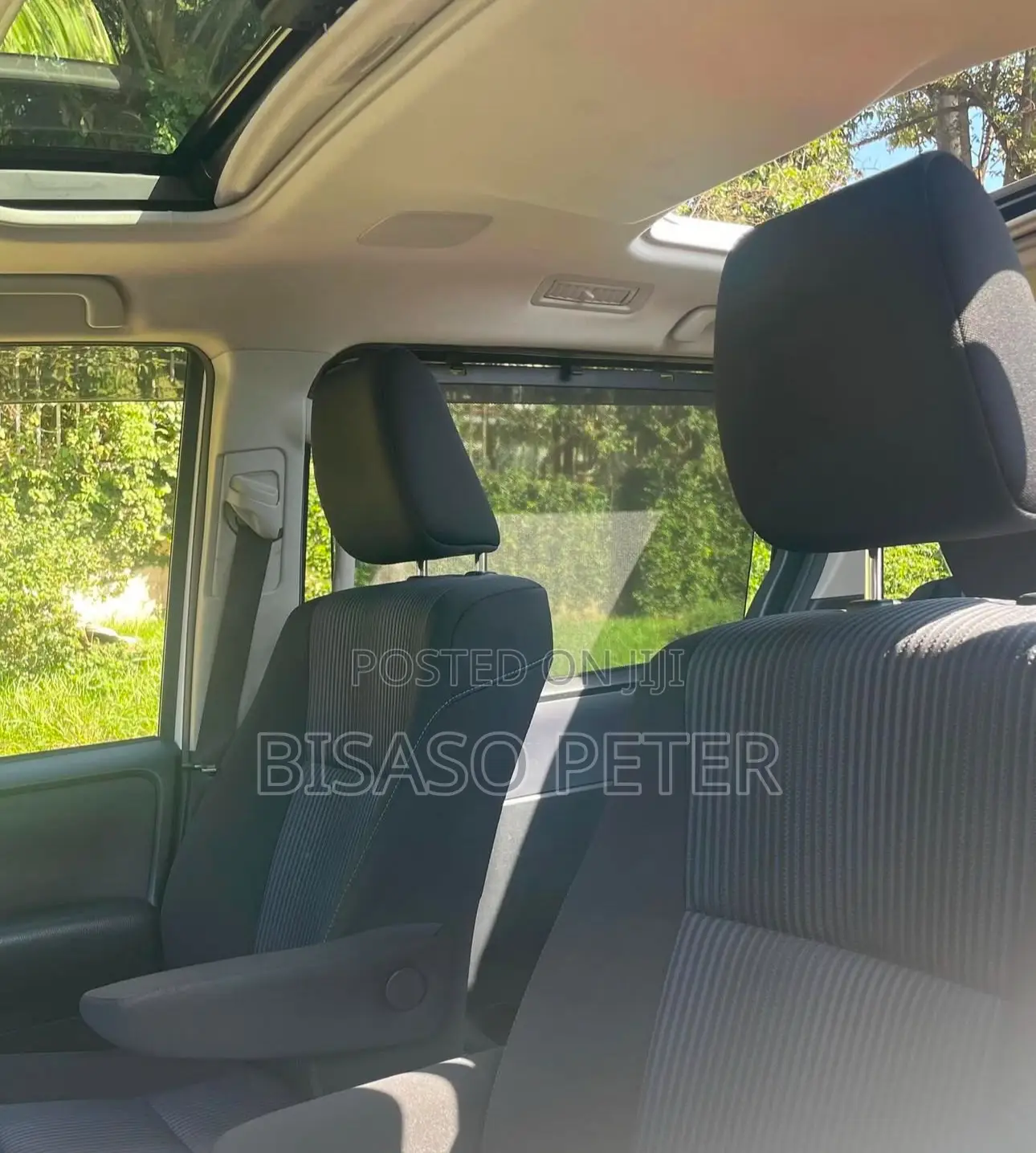 Toyota Noah 2.0 AWD (8 Seater) 2017 White
