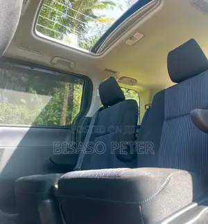 Toyota Noah 2.0 AWD (8 Seater) 2017 White