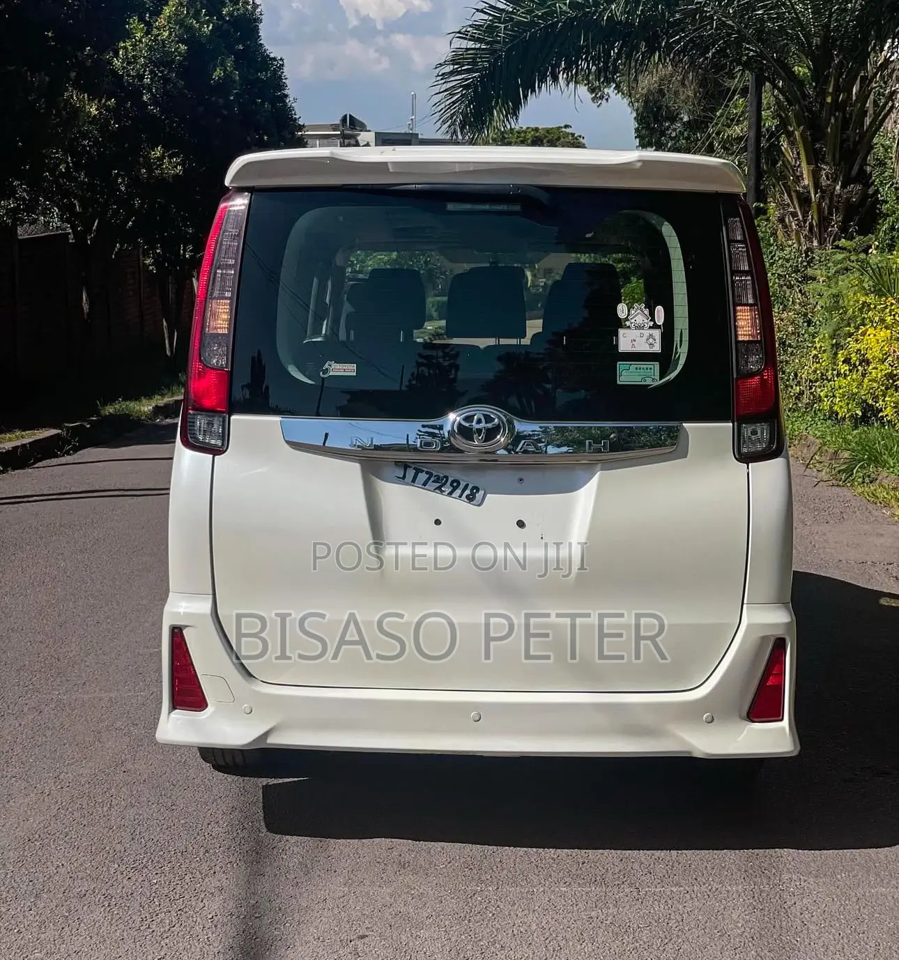 Toyota Noah 2.0 AWD (8 Seater) 2017 White