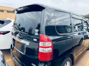 Toyota Noah 2.0 158hp AWD (8 Seater) 2012 Black